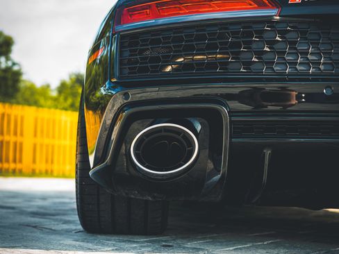 Used 2023 Audi R8 V10 performance RWD image 8