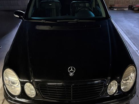 Used 2005 Mercedes-Benz E 55 AMG Sedan image 17