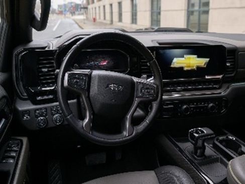 Used 2023 Chevrolet Silverado 1500 ZR2 w/ Technology Package image 2