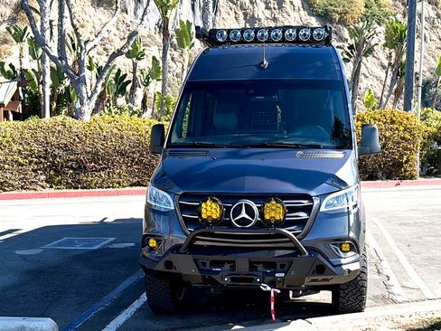 Used 2024 Mercedes-Benz Sprinter 2500 image 13