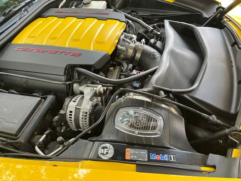 Used 2014 Chevrolet Corvette Stingray Coupe w/ 2LT Preferred Equipment Group image 16