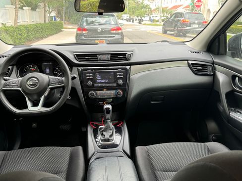 Used 2018 Nissan Rogue Sport S image 10