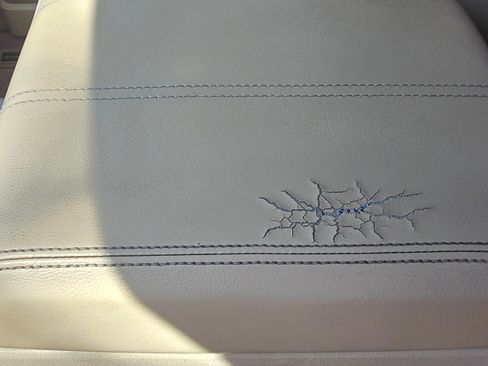 Used 2010 Ford F250 Lariat image 18