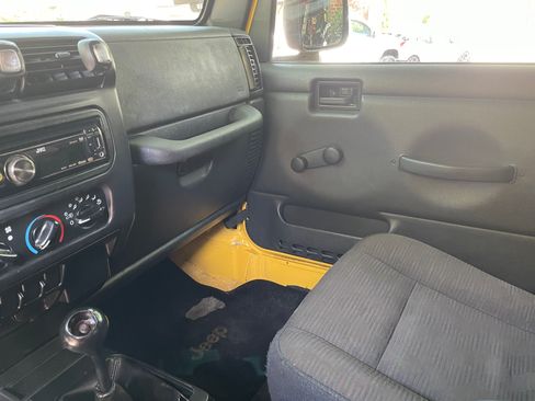 Used 2005 Jeep Wrangler X image 6