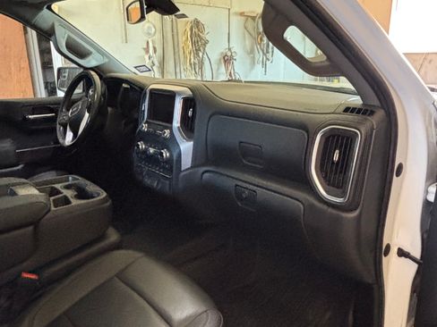 Used 2021 GMC Sierra 1500 SLT w/ X31 Off-Road Package image 4