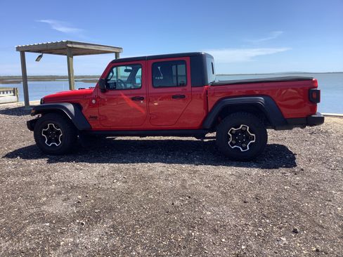 Used 2020 Jeep Gladiator Sport w/ Quick Order Package 24S image 1