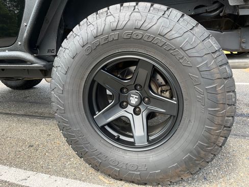 Used 2013 Jeep Wrangler Rubicon w/ PWR Convenience Group AWD/4WD image 18
