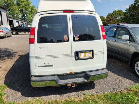 Used 2005 Chevrolet Express 1500 w/ Preferred Equipment Group image 6