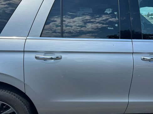 Used 2021 Ford Expedition Max Limited image 12