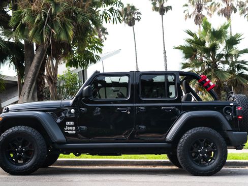 Used 2018 Jeep Wrangler Unlimited Sport image 2