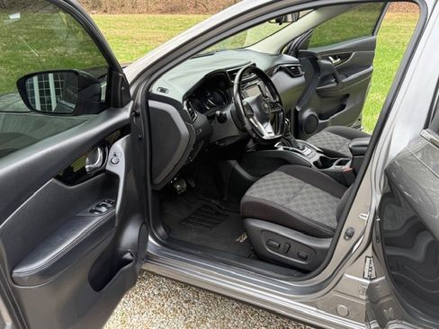 Used 2020 Nissan Rogue Sport SV w/ All-Weather Package image 20