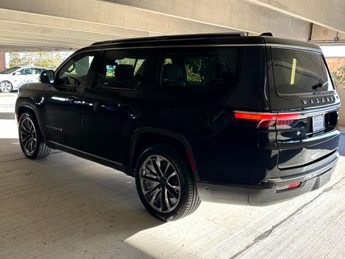 Used 2022 Jeep Wagoneer Series III w/ Premium Group I image 15