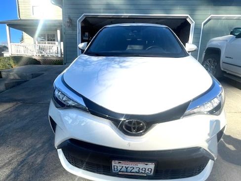 Used 2021 Toyota C-HR XLE image 19