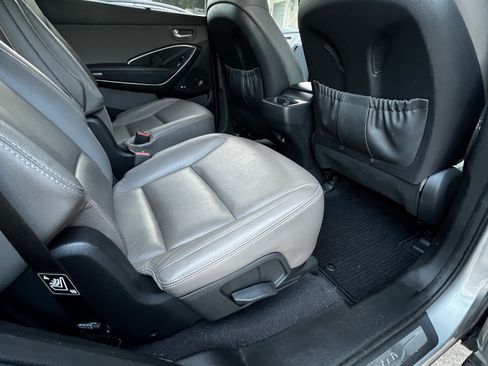 Used 2017 Hyundai Santa Fe Limited w/ Cargo Package image 4