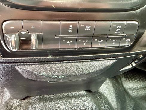 Used 2016 RAM 2500 Tradesman image 17