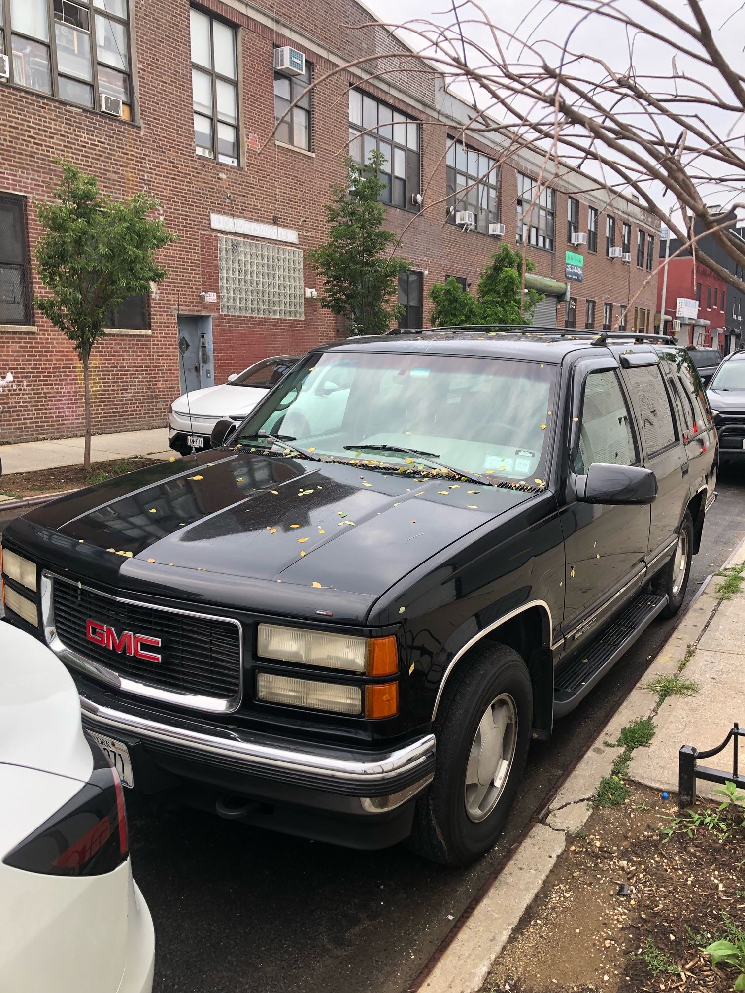 Used 1995 GMC Yukon 4WD 4-Door image 4