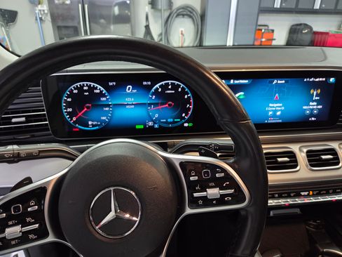 Used 2020 Mercedes-Benz GLE 450 4MATIC image 4