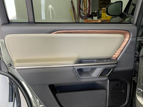 Used 2024 Rivian R1S Launch Edition AWD/4WD image 22