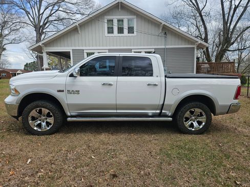 Used 2017 RAM 1500 Laramie w/ Convenience Group image 1