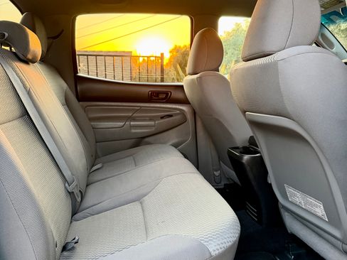 Used 2014 Toyota Tacoma PreRunner image 12