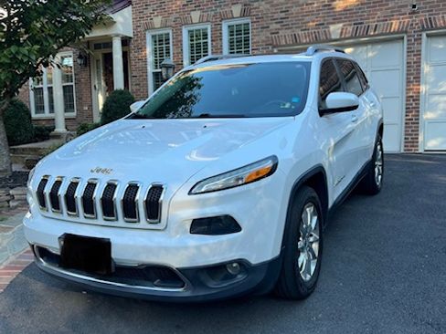 Used 2016 Jeep Cherokee Limited image 1