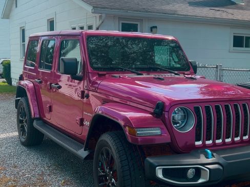 Used 2022 Jeep Wrangler Unlimited Sahara image 2