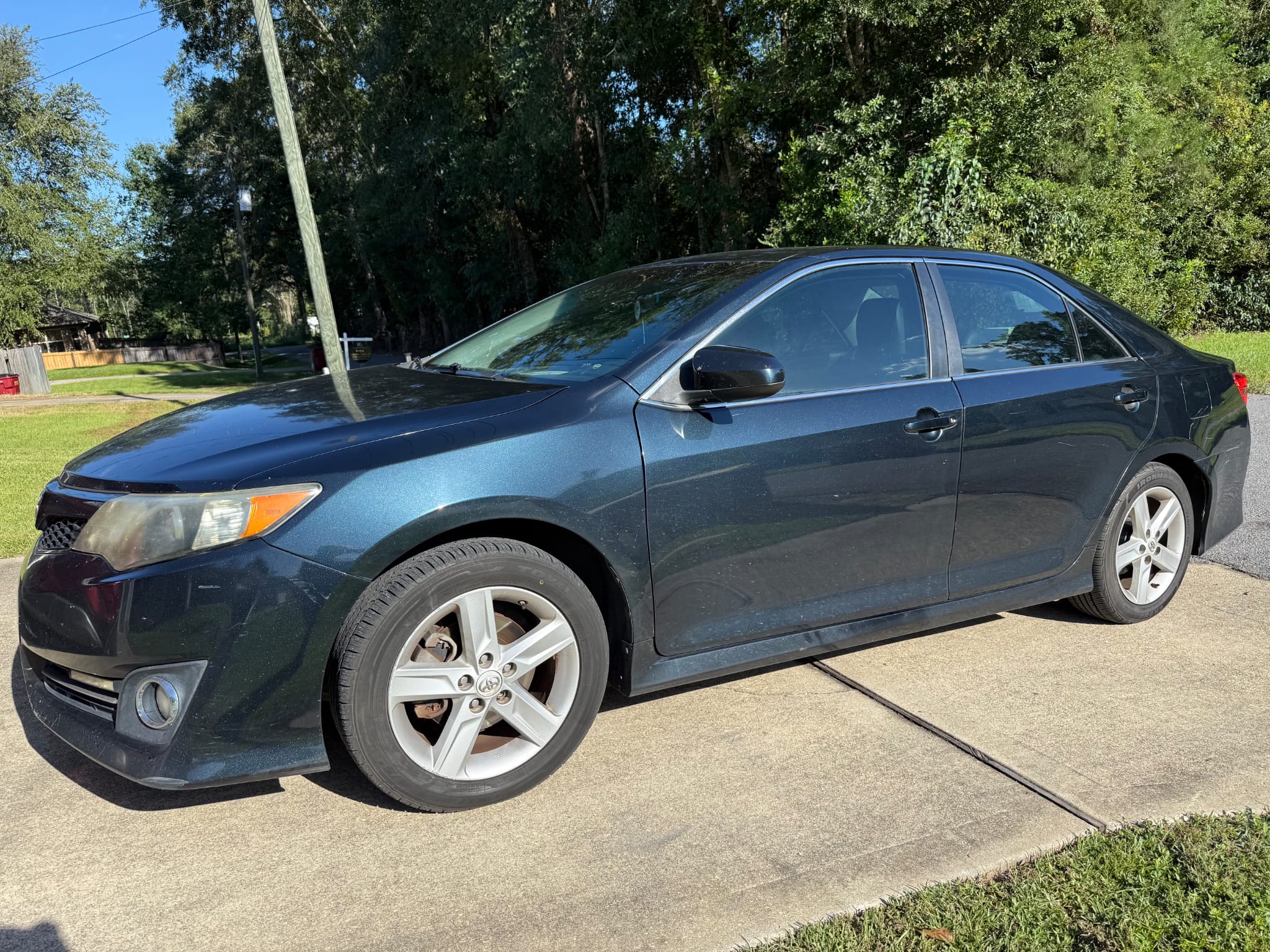 Used 2013 Toyota Camry SE FWD image 6
