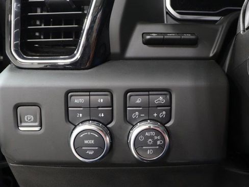 Used 2024 GMC Sierra 1500 Denali w/ Denali Reserve Package image 9
