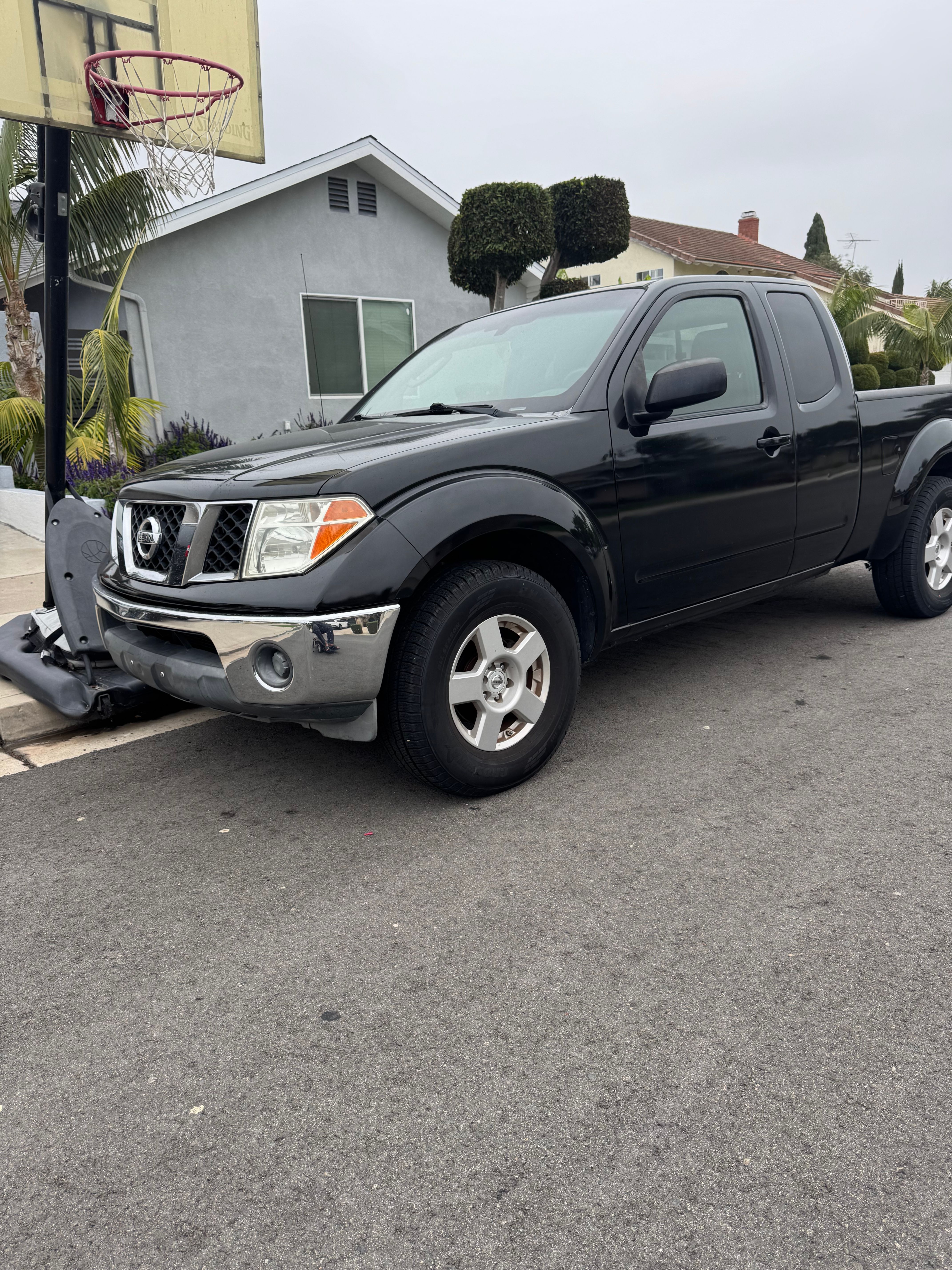 Used 2008 Nissan Frontier SE w/ SE Value Truck Pkg RWD image 5