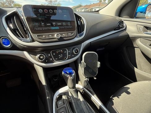 Used 2017 Chevrolet Volt LT w/ Comfort Package image 25