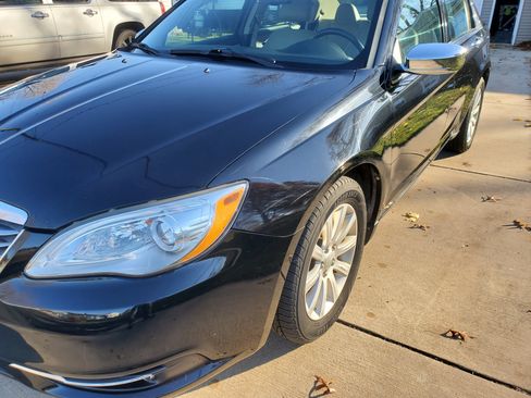 Used 2013 Chrysler 200 Limited w/ Sun/Sound Group image 2