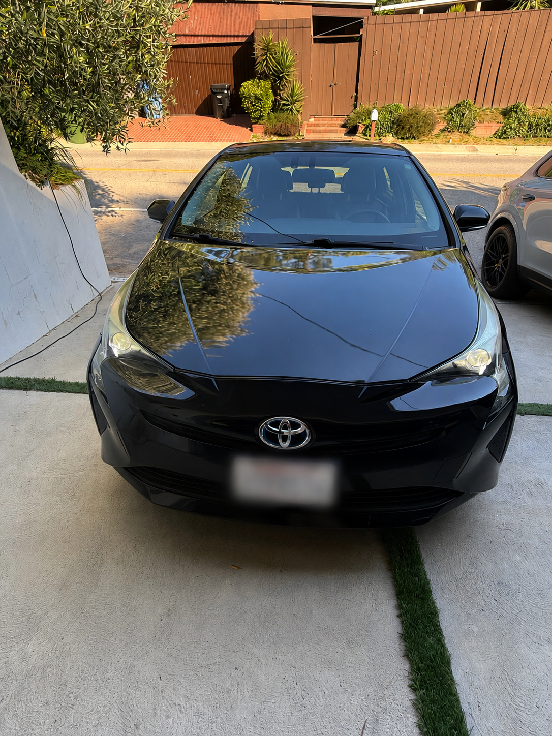 Used 2016 Toyota Prius Four FWD image 4