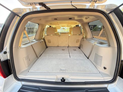 Used 2014 Ford Expedition XLT AWD/4WD image 14