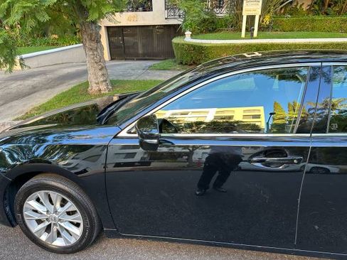 Used 2015 Lexus ES 300h 300h Sedan 4D image 2