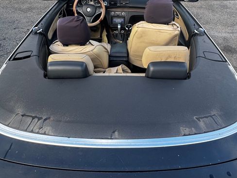 Used 2009 BMW 128i Convertible image 2
