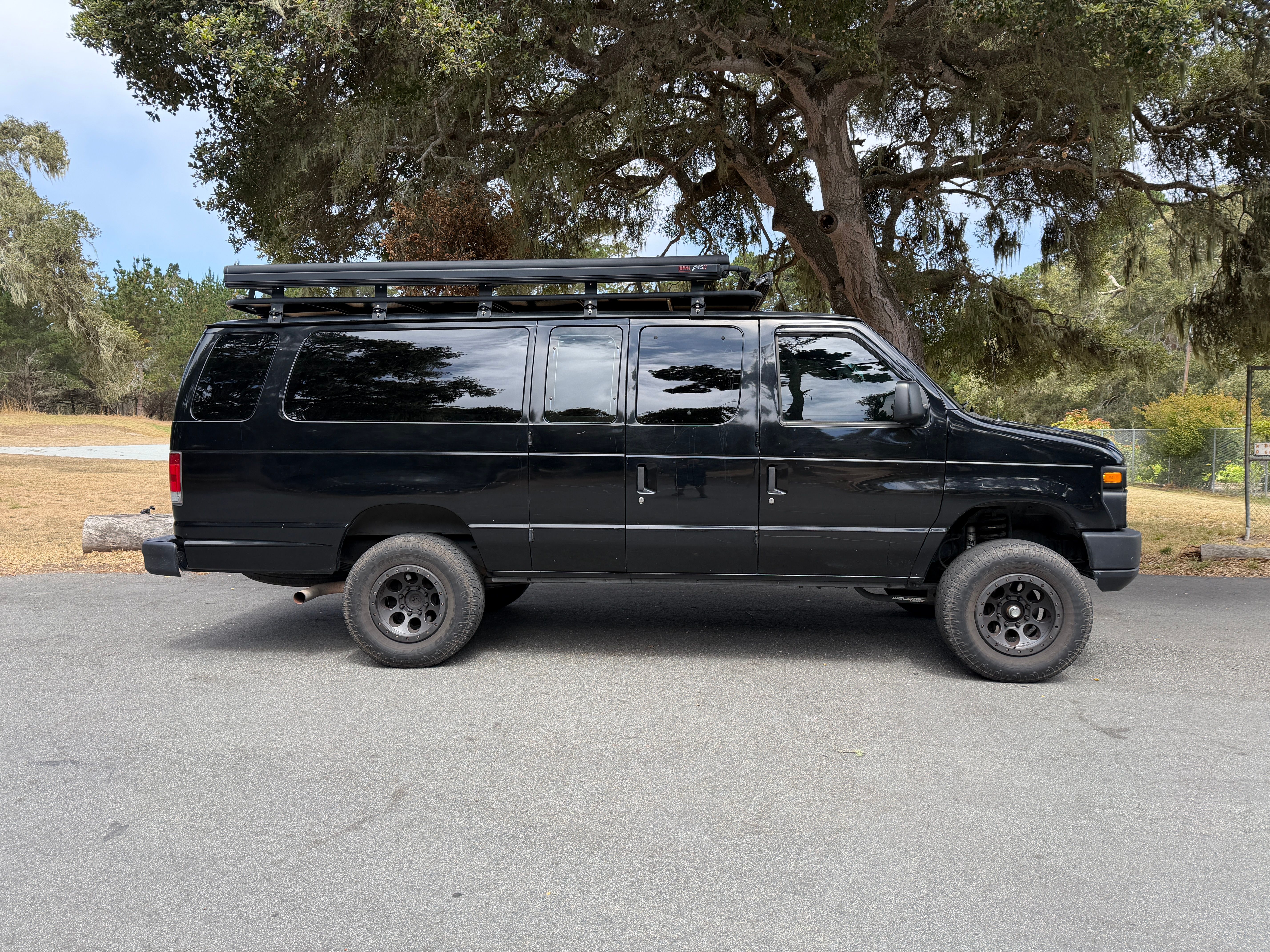 Used 2011 Ford E-350 and Econoline 350 XL w/ PWR Windows & Locks Group RWD image 1