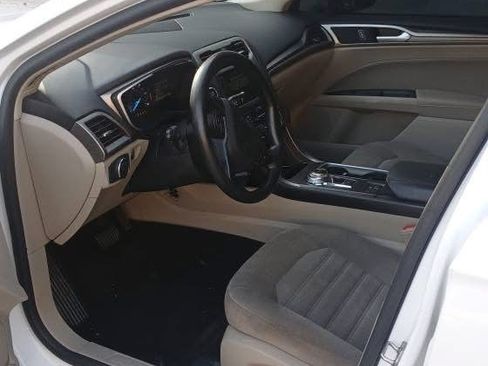 Used 2019 Ford Fusion SE image 8