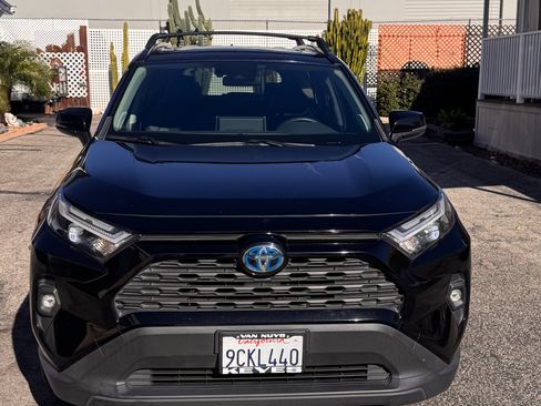 Used 2022 Toyota RAV4 XLE Premium image 1