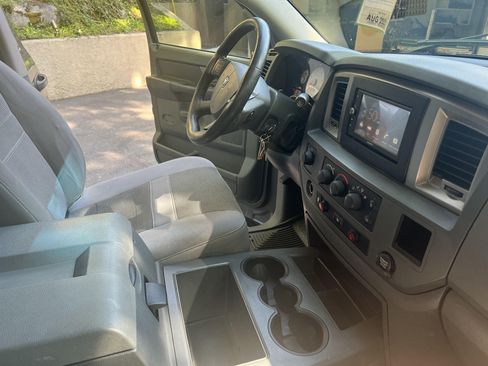 Used 2006 Dodge Ram 2500 Truck SLT image 17