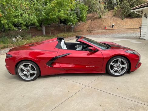 Used 2024 Chevrolet Corvette Stingray Preferred Conv RWD image 2