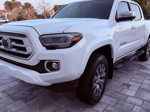 Used 2023 Toyota Tacoma Limited AWD/4WD image 1