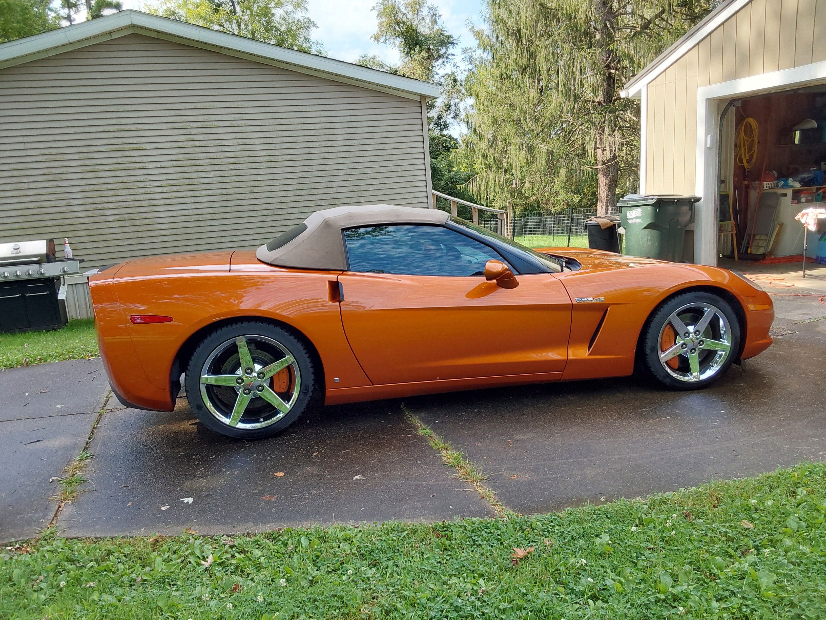 Used 2007 Chevrolet Corvette Convertible w/ Preferred Equipment Group RWD image 2