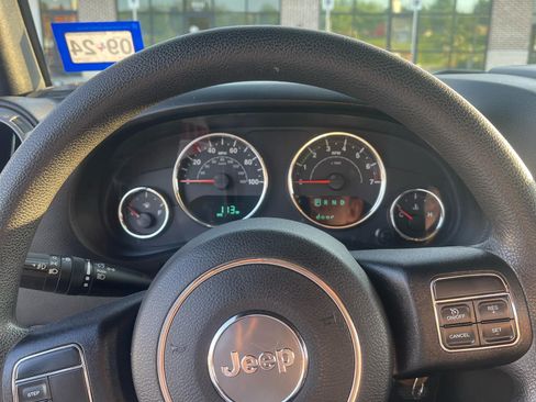 Used 2016 Jeep Wrangler Sport image 4