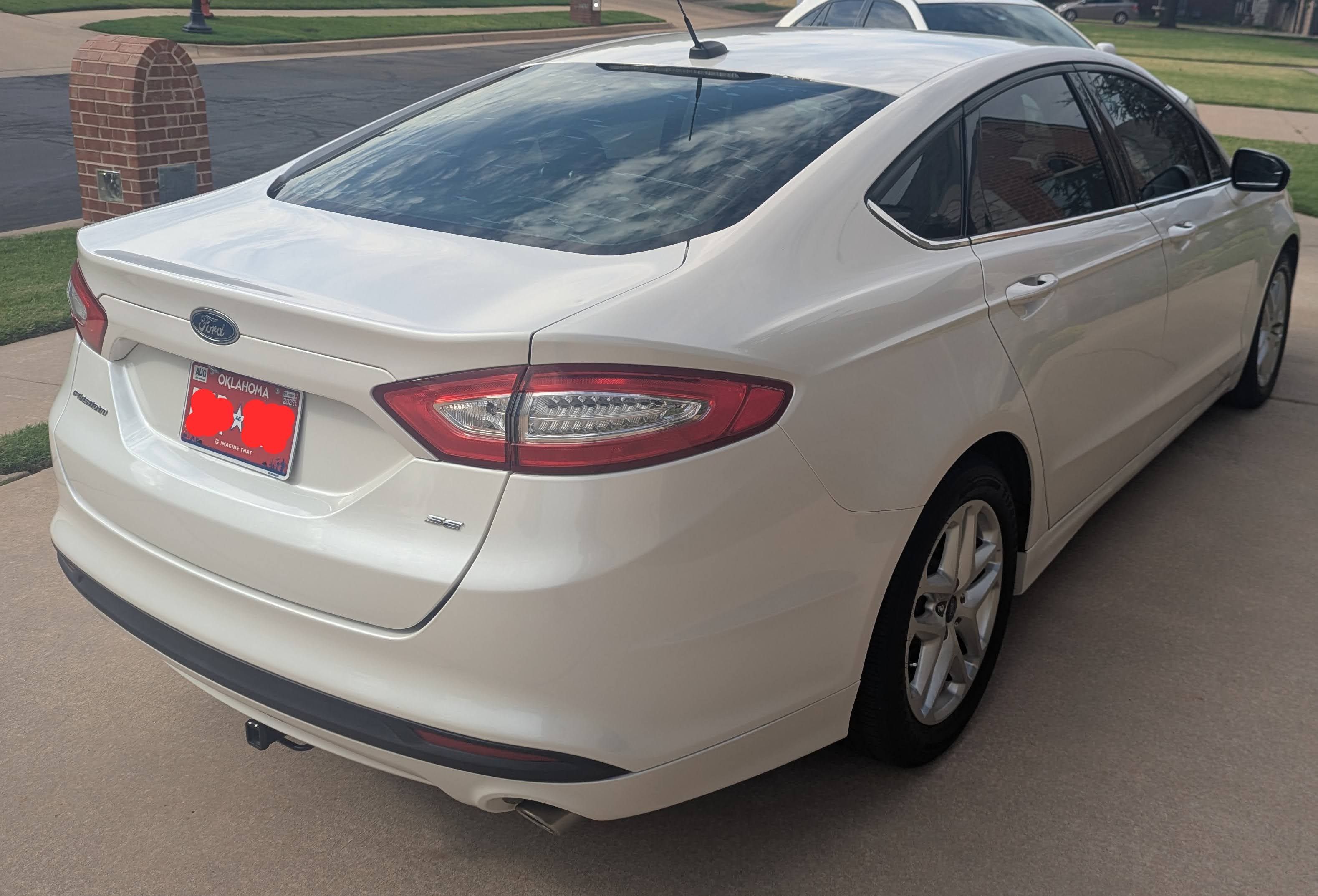 Used 2016 Ford Fusion SE FWD image 6