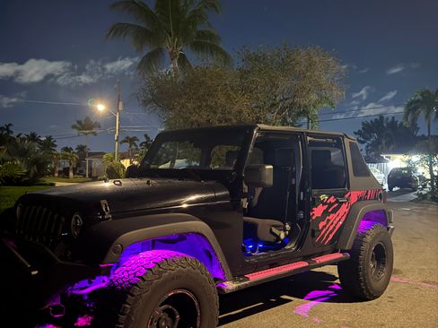Used 2008 Jeep Wrangler Unlimited X w/ Trailer Tow Group RWD image 6