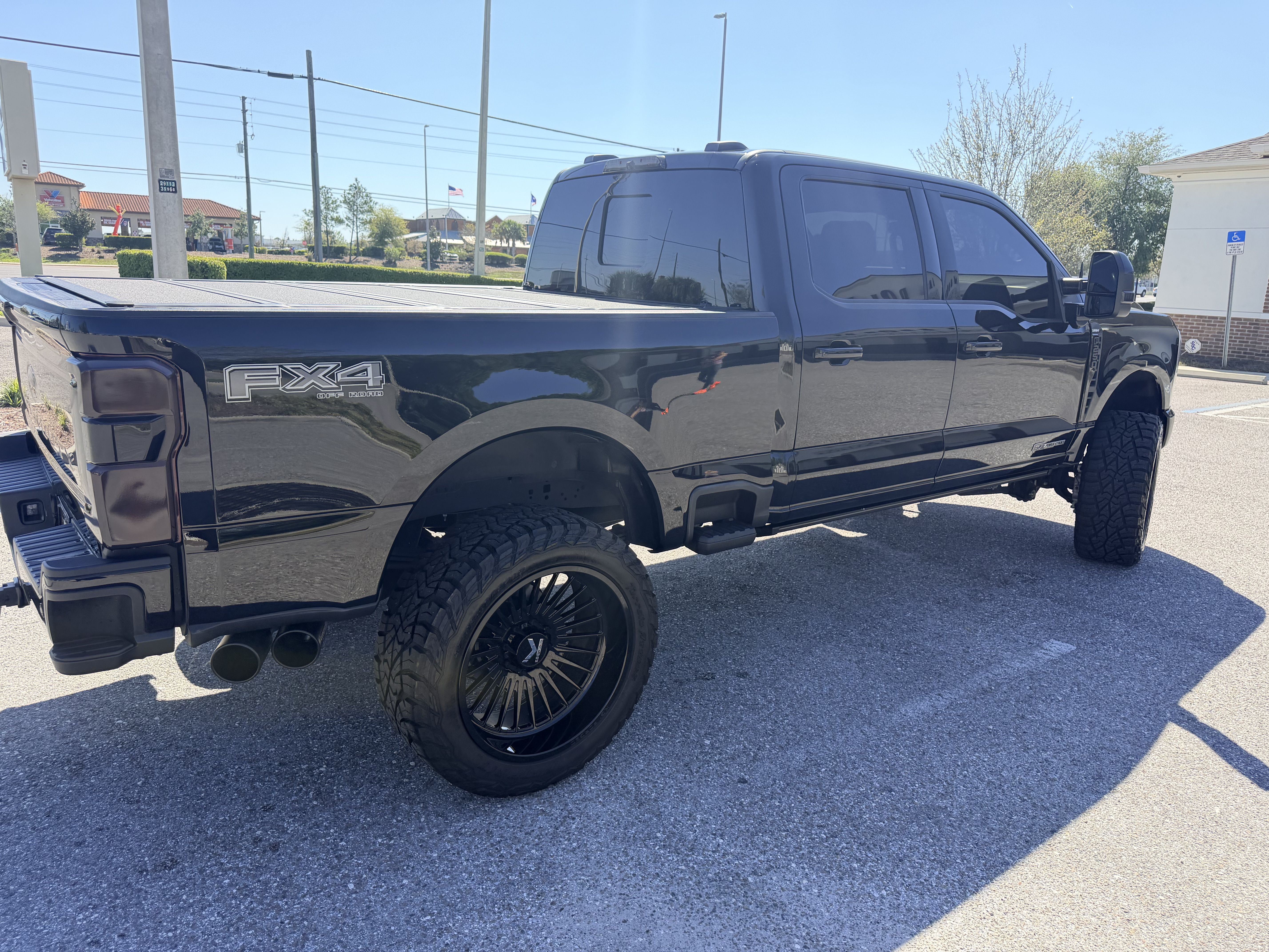Used 2024 Ford F250 Lariat w/ Lariat Ultimate Package AWD/4WD image 13