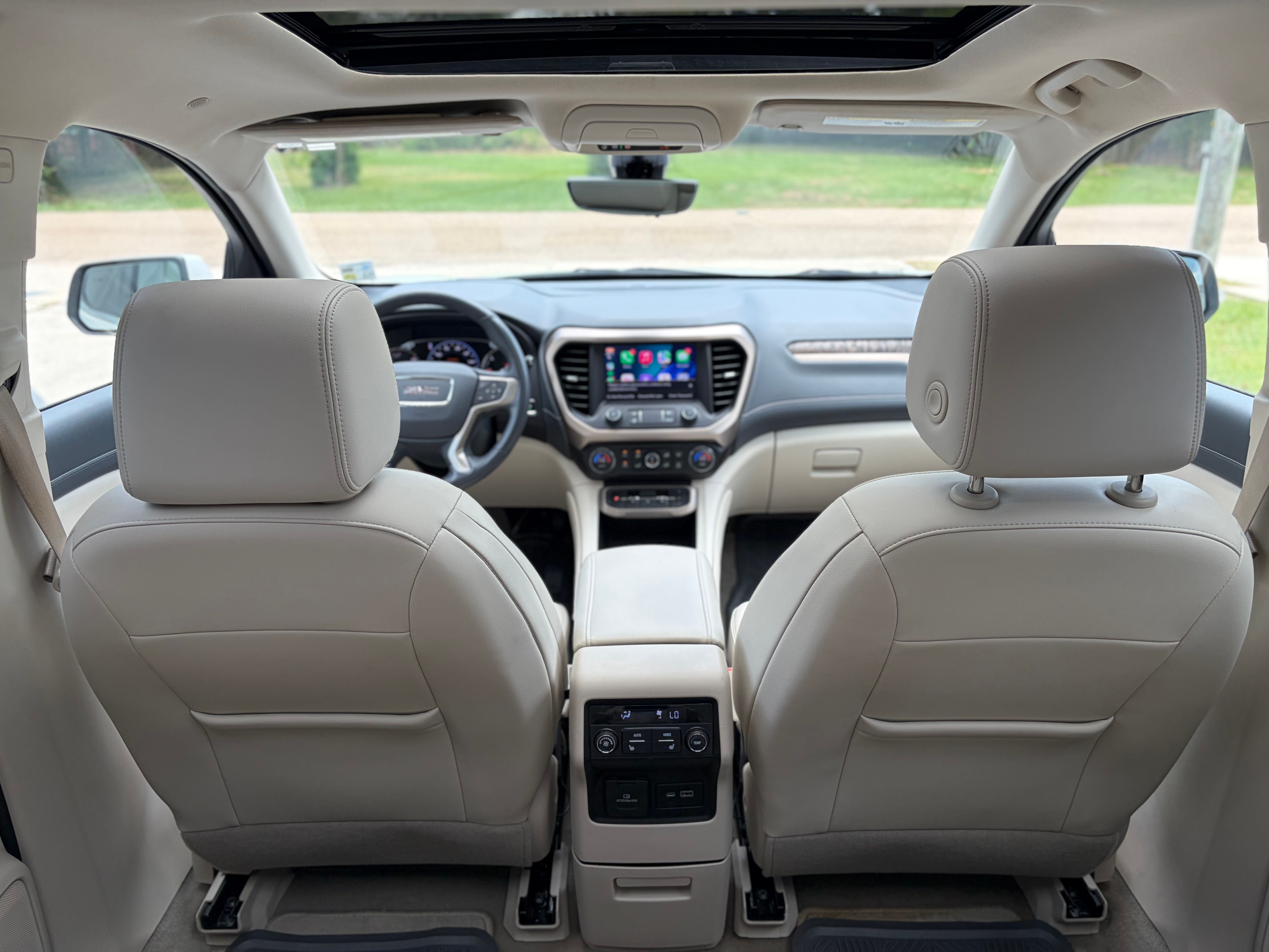 Used 2022 GMC Acadia Denali w/ Denali Ultimate Package FWD image 14