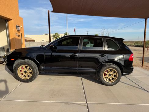 Used 2010 Porsche Cayenne GTS image 1