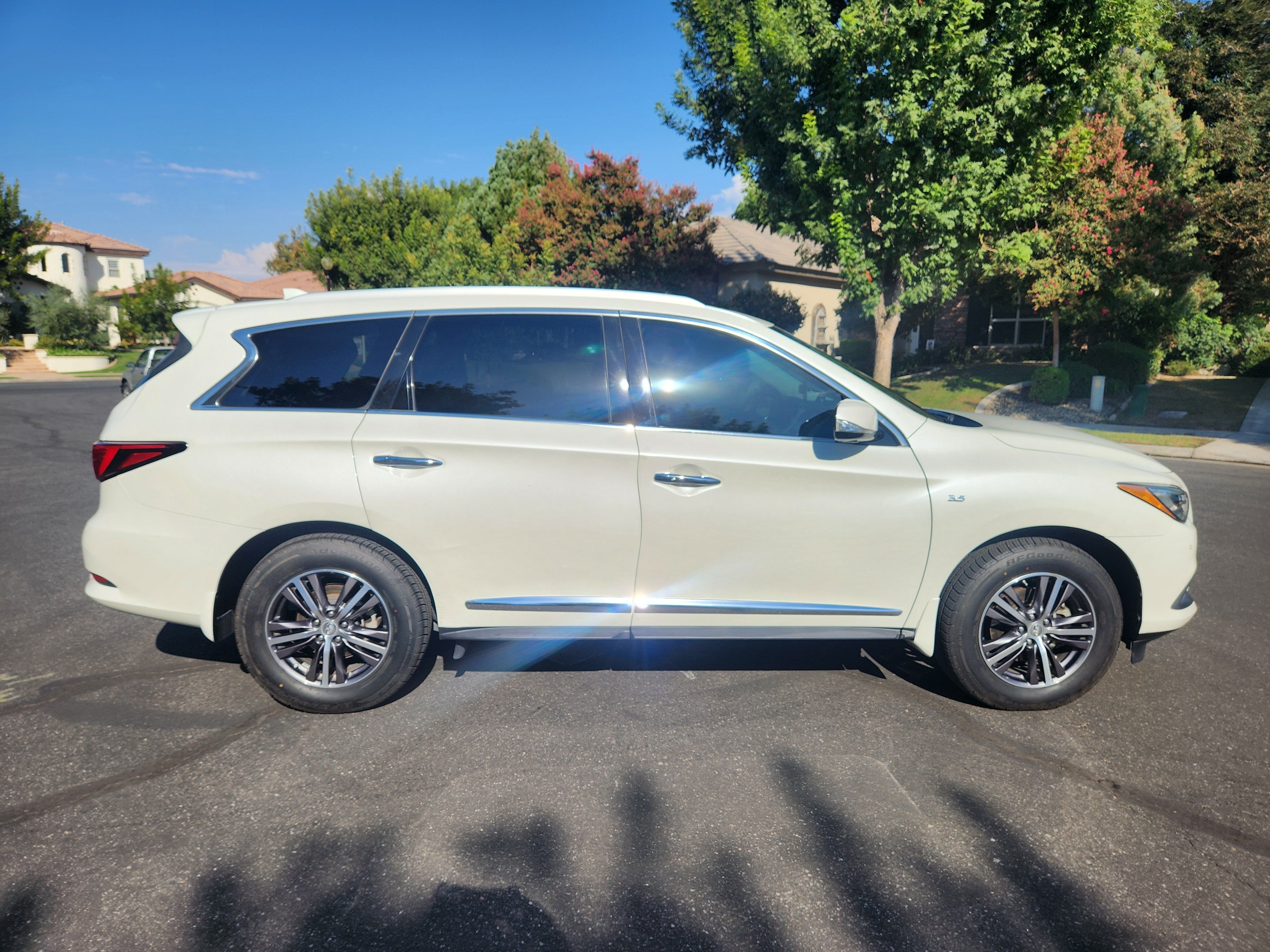 Used 2016 INFINITI QX60 FWD w/ Premium Plus Package image 5