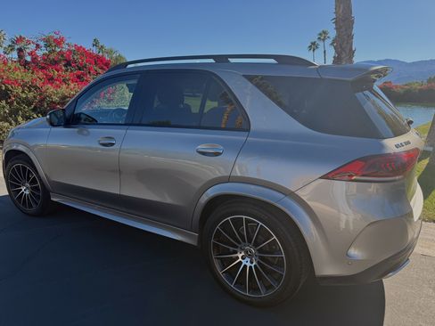 Used 2021 Mercedes-Benz GLE 350 image 2